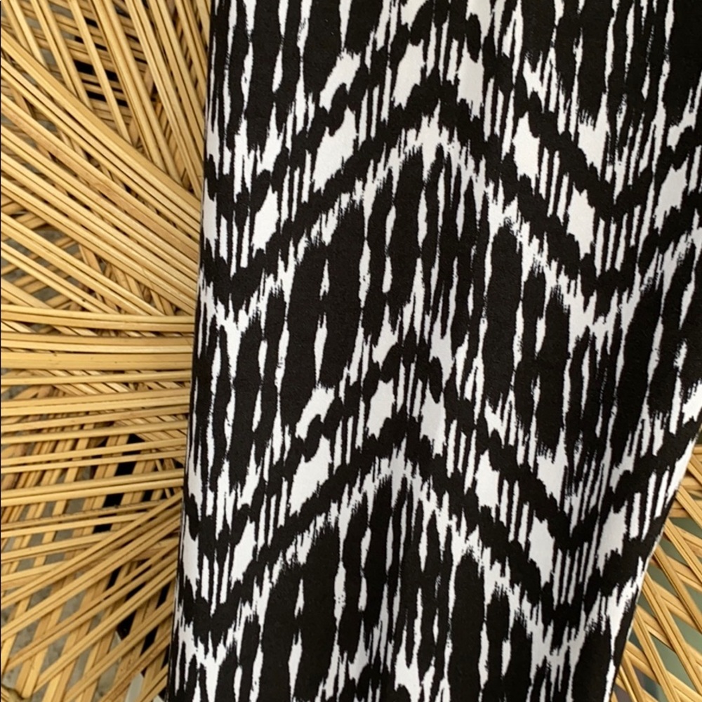 🌵 Black & White Chevron Leggings